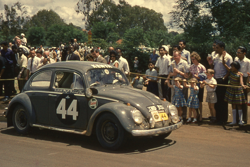 Illustration for article titled This Guy Raced A Tiny Two-Stroke DKW Surrounded By Lions In Africa